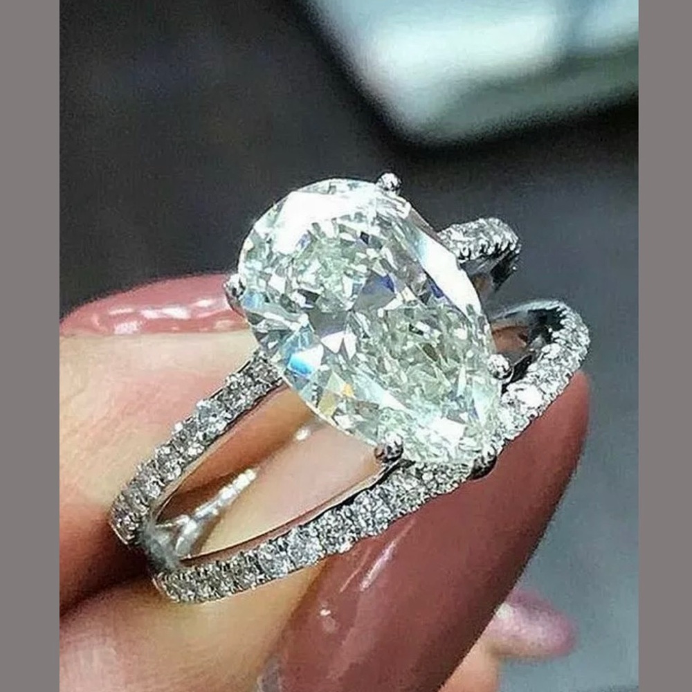 NWT Pear Cut White Sapphire Ring sz 9